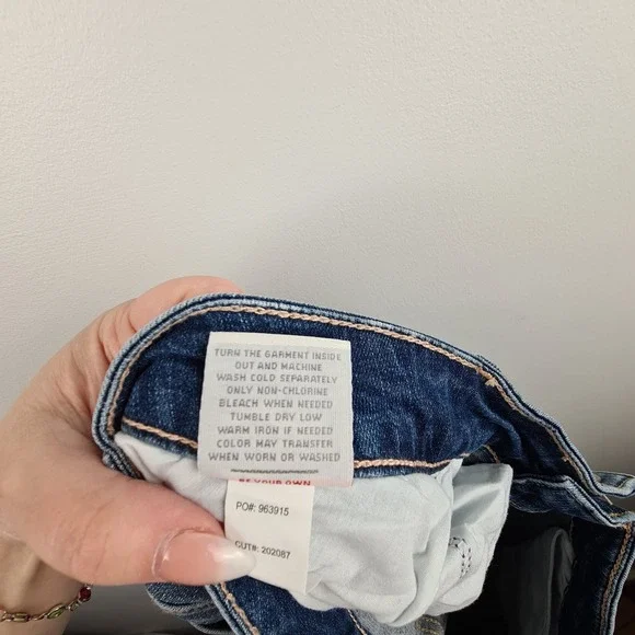 Torrid Jean Shorts Womens 14 Blue Denim Button Fly Frayed Raw Hem Stretch - Picture 9 of 9